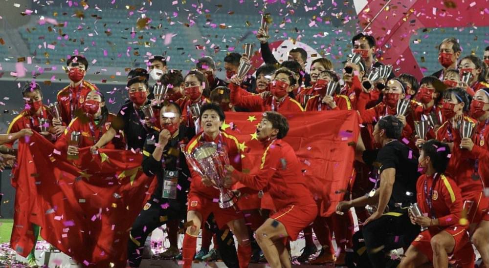 北京时间12月4日凌晨1点整，2023-24赛季意甲第14轮在马佩三色城球场展开角逐，罗马客场挑战萨索洛。